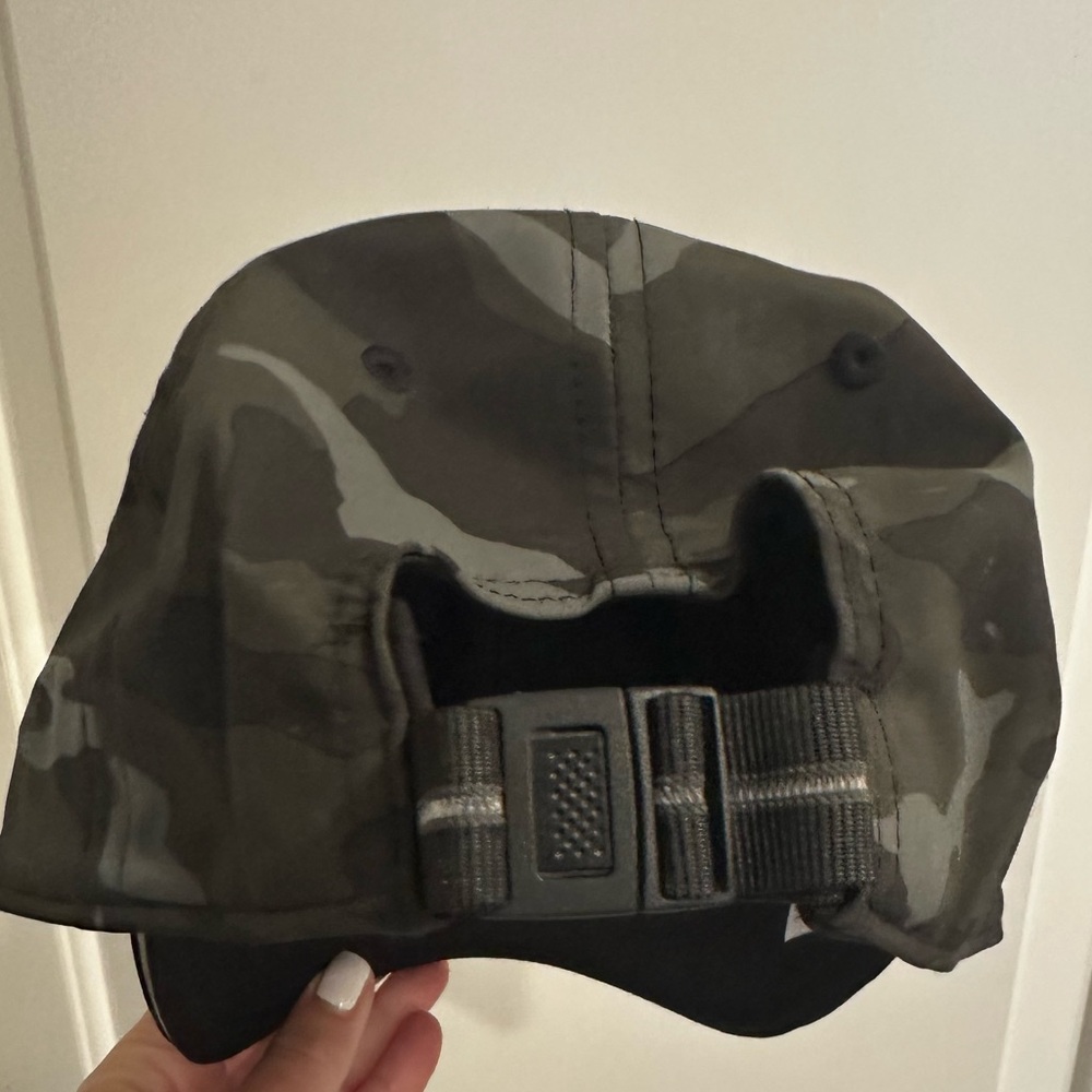 Athleta women’s camo cap hat one size fits all - Picture 7 of 8